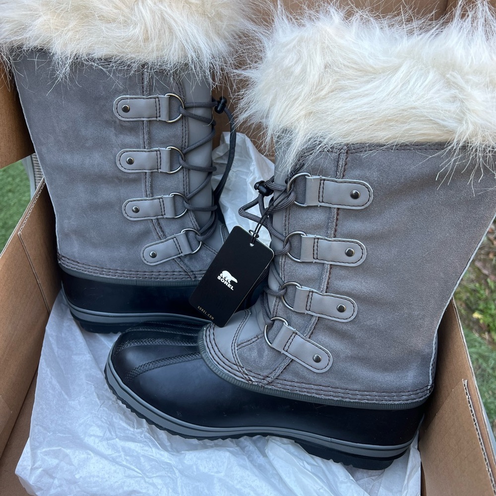 Sorel Gray and Black Winter Boots with Fur Trim